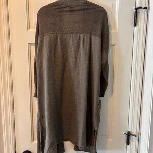 XCVI green linen topper size S